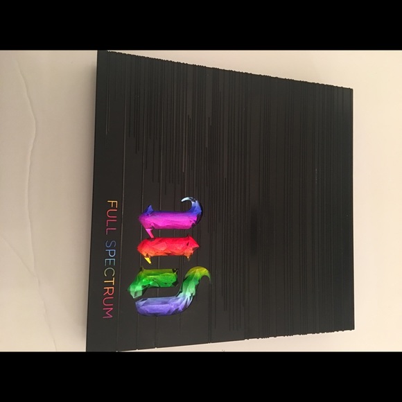 *LAST ONE** Urban Decay Full Spectrum Eye palette - Picture 4 of 6